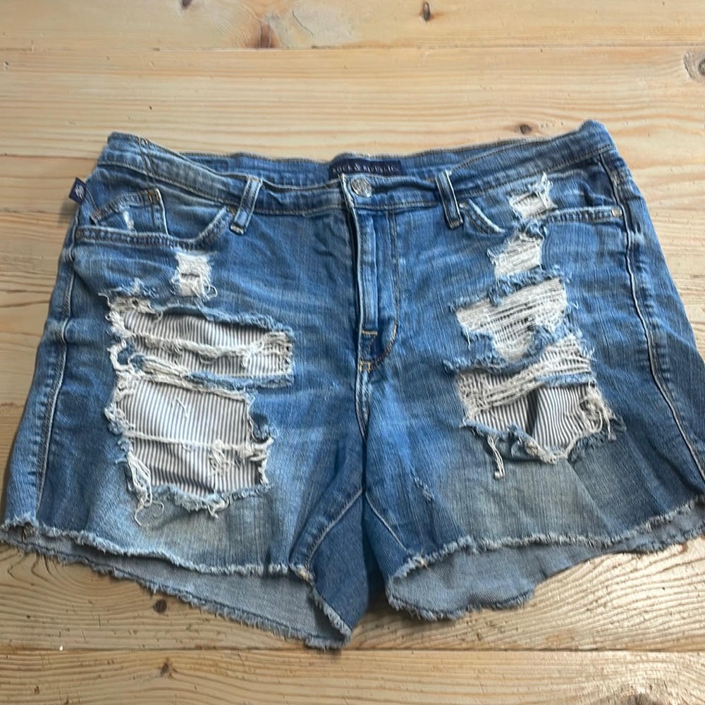 Distressed shorts